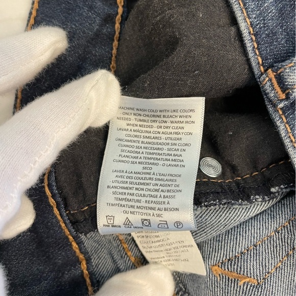 Jessica Simpson Jeans size 12/31 High Rise Forever Rolled Ankle. - Picture 7 of 7